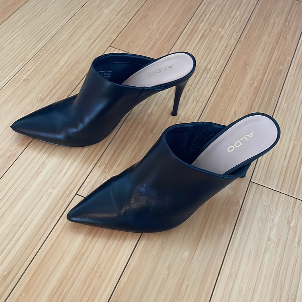 Aldo black leather pointed-toe heels